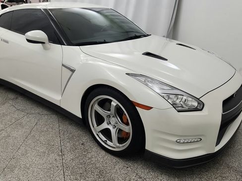 Used 2016 Nissan GT-R Premium AWD/4WD image 26
