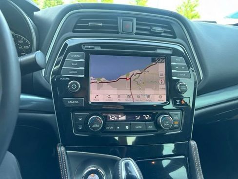 Used 2019 Nissan Maxima SR w/ Premium Package FWD image 12