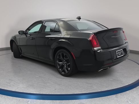 Used 2021 Chrysler 300 S w/ S Model Appearance Package RWD image 7