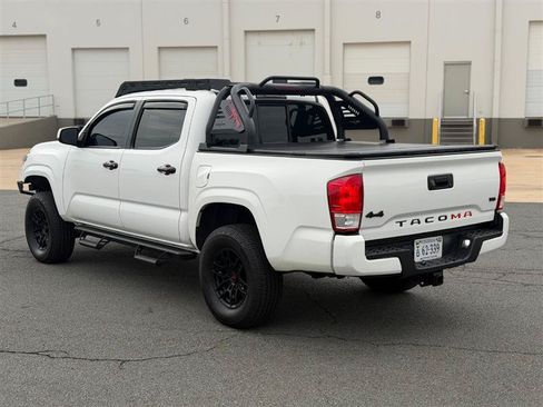 Used 2017 Toyota Tacoma SR w/ Tow Package AWD/4WD image 5