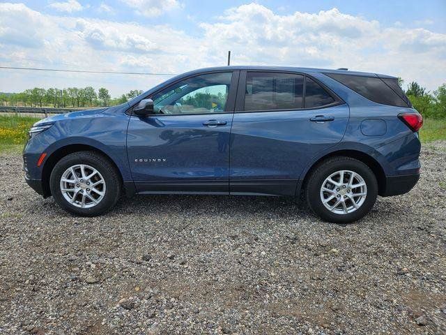 Used 2024 Chevrolet Equinox LS w/ LS Convenience Package AWD/4WD image 4