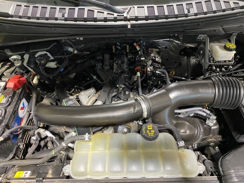Used 2022 Ford Expedition XLT AWD/4WD image 30