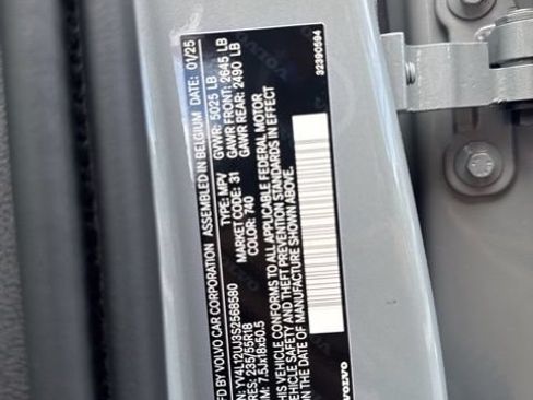 Certified 2025 Volvo XC40 B5 Core AWD/4WD image 28