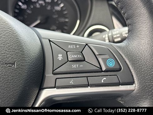Certified 2019 Nissan Rogue SV w/ Premium Package image 46