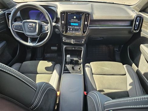 Used 2023 Volvo XC40 Recharge Ultimate AWD/4WD image 15