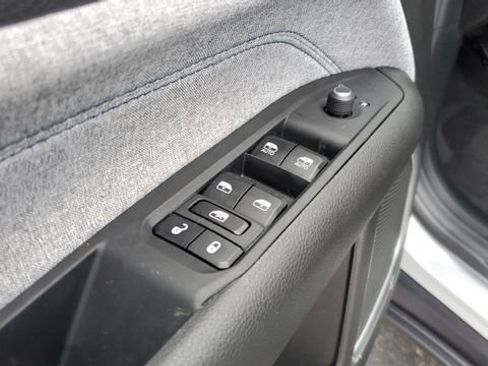 Certified 2024 Jeep Compass Latitude image 5