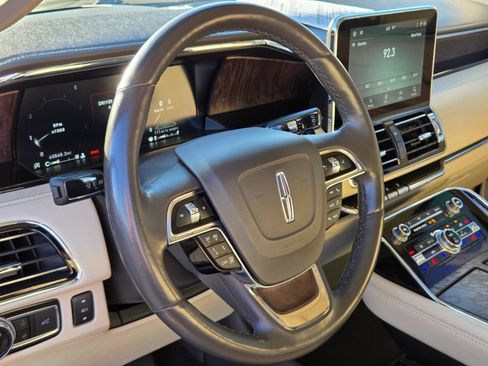 Used 2021 Lincoln Navigator Reserve w/ Luxury Package AWD/4WD image 20