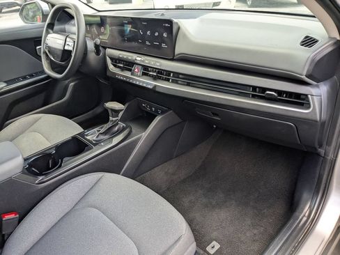 Used 2025 Kia K4 FWD image 27