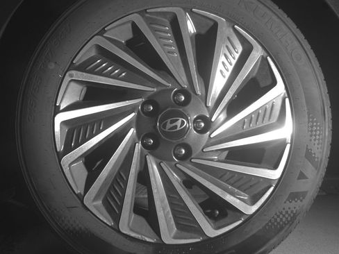 Used 2025 Hyundai Sonata SEL FWD image 13