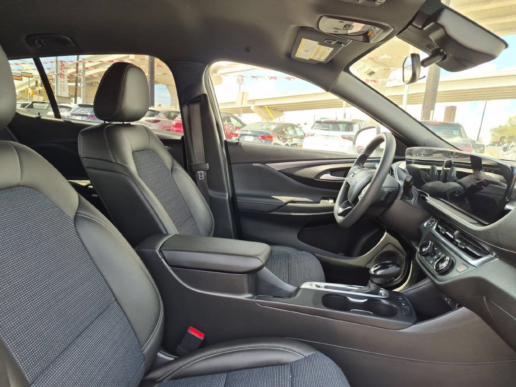 Used 2026 Buick Envista Preferred FWD image 28