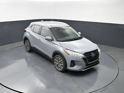 Used 2024 Nissan Kicks SV FWD image 12