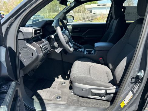 New 2026 Toyota 4Runner SR5 AWD/4WD image 17