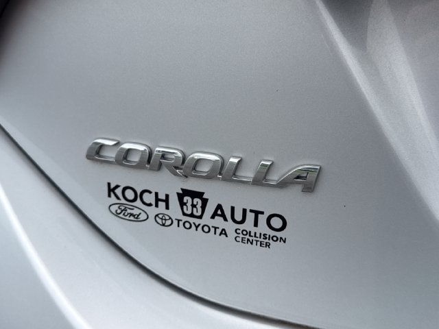Used 2019 Toyota Corolla LE FWD image 18