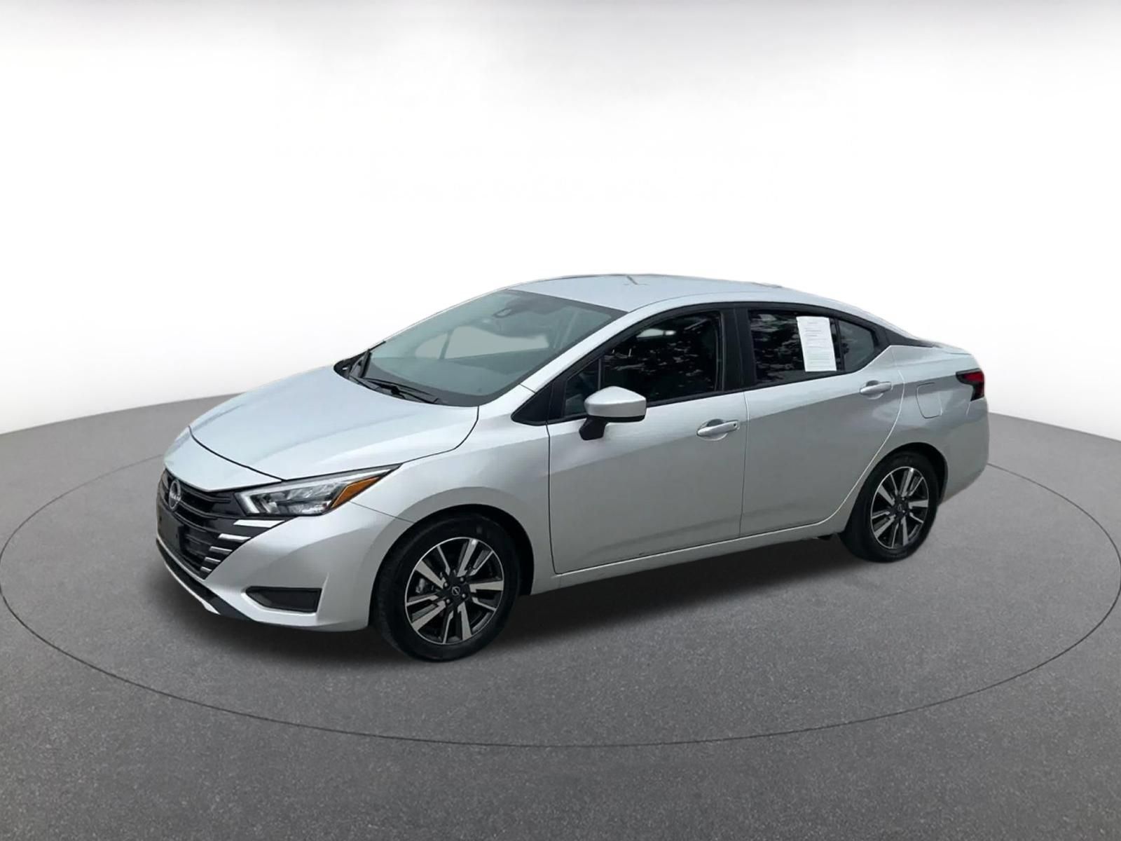 Used 2025 Nissan Versa SV FWD image 7