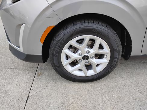 Used 2023 Kia Soul LX w/ Option Group 015 FWD image 22