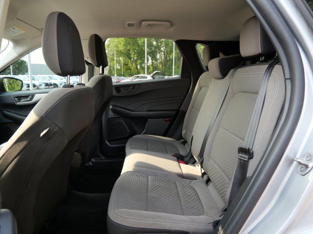 Used 2022 Ford Escape SE FWD image 11