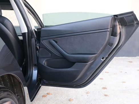 Used 2020 Tesla Model 3 Performance image 27