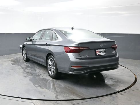 Used 2024 Volkswagen Jetta SE image 10