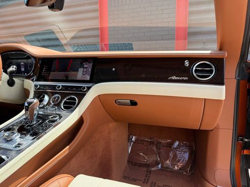 Used 2023 Bentley Continental GT Azure AWD/4WD image 39