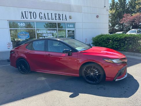 Used 2024 Toyota Camry XSE w/ Navigation Package image 2