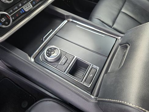 Certified 2022 Ford Expedition XLT image 17
