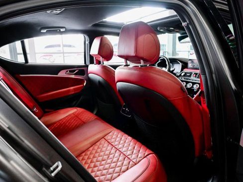 Used 2022 Genesis G70 3.3T Launch Edition image 23