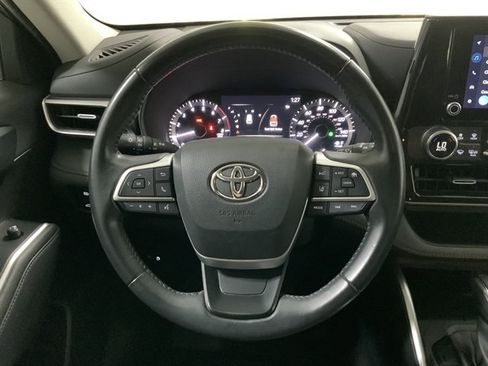 Used 2023 Toyota Highlander LE AWD/4WD image 20