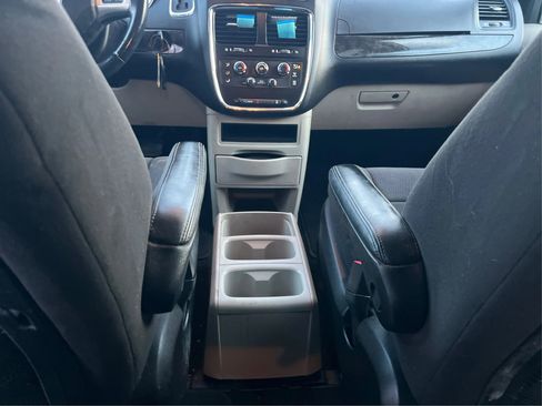 Used 2012 Dodge Grand Caravan SE image 19