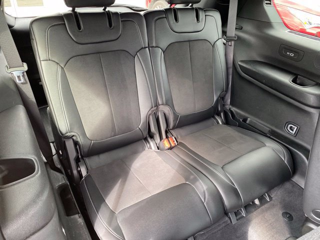 Used 2023 Jeep Grand Cherokee L Altitude AWD/4WD image 34