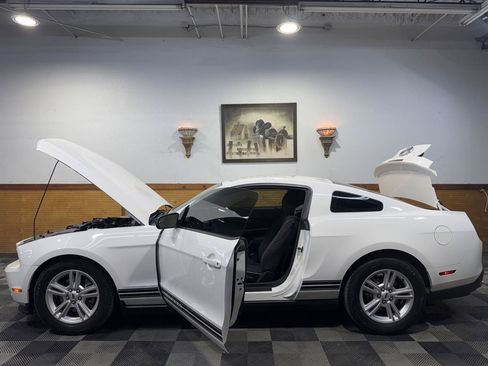 Used 2012 Ford Mustang Coupe RWD image 10