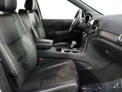 Used 2021 Jeep Grand Cherokee Laredo X AWD/4WD image 16