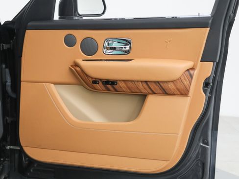 Used 2022 Rolls-Royce Cullinan image 17