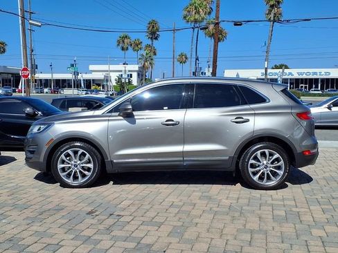Used 2017 Lincoln MKC Select w/ Select Plus Package FWD image 2