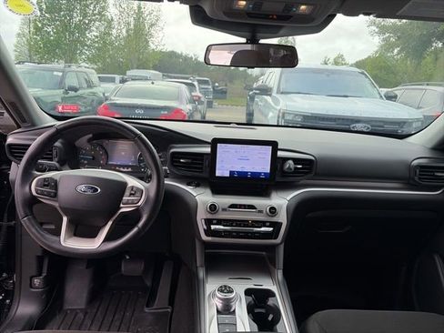 Used 2020 Ford Explorer XLT image 11