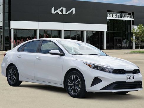 Certified 2024 Kia Forte LXS FWD image 7