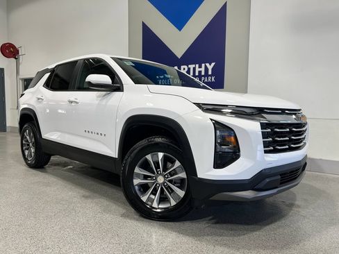Used 2026 Chevrolet Equinox LT AWD/4WD image 2