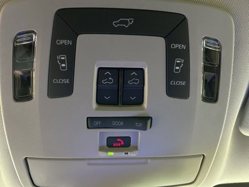 New 2026 Toyota Sienna XLE image 14