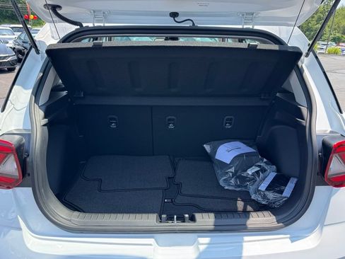 Certified 2026 Hyundai Venue SEL FWD image 21