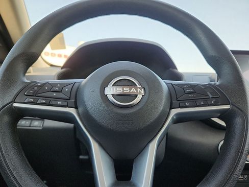 Used 2025 Nissan Altima 2.5 SV FWD image 29
