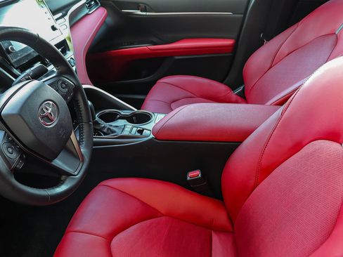 Used 2022 Toyota Camry XSE FWD image 22