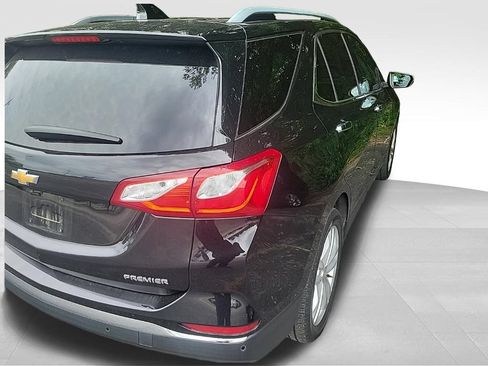 Used 2021 Chevrolet Equinox Premier FWD image 3