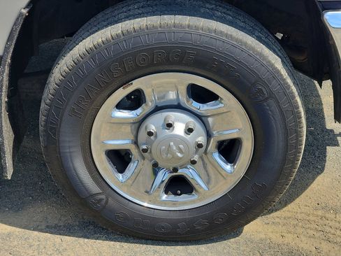 Used 2014 RAM 2500 SLT AWD/4WD image 8