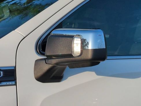 Used 2025 GMC Sierra 1500 SLT RWD image 12