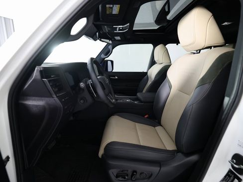 Used 2024 Lexus GX 550 image 15