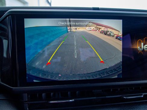 Used 2024 Jeep Wrangler Willys image 16