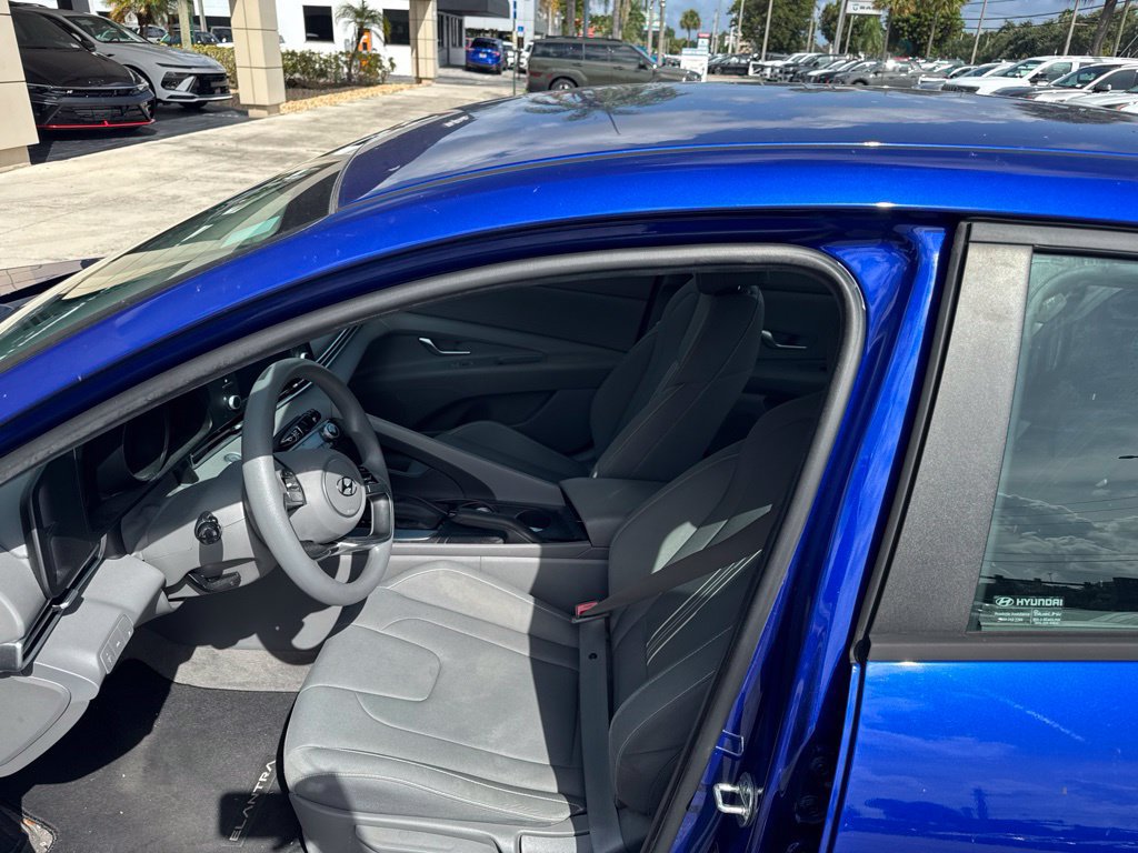 Certified 2023 Hyundai Elantra SEL FWD image 15