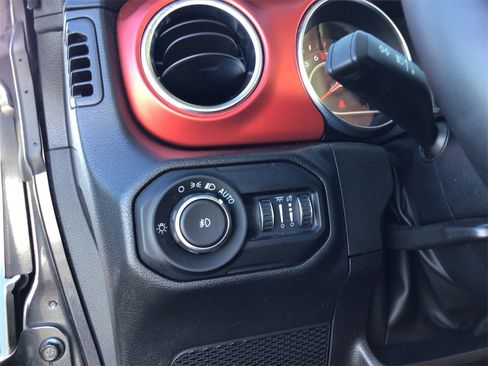 Used 2022 Jeep Wrangler Unlimited Rubicon w/ LED Lighting Group image 17