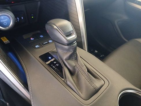 Used 2022 Toyota Venza Limited AWD/4WD image 18