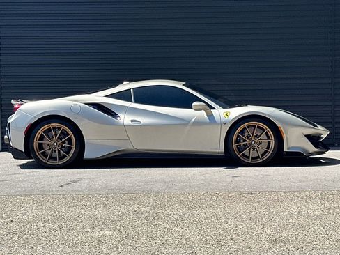 Used 2019 Ferrari 488 Pista Coupe RWD image 9