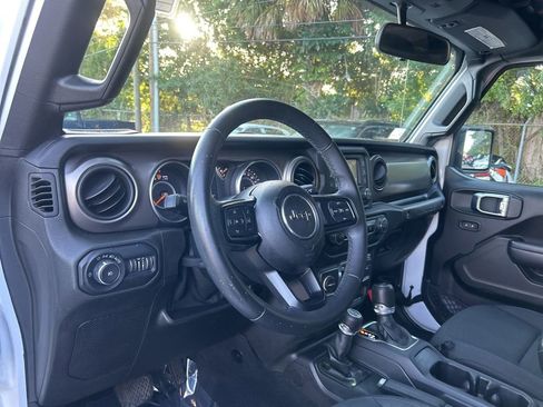 Used 2018 Jeep Wrangler Sport image 11